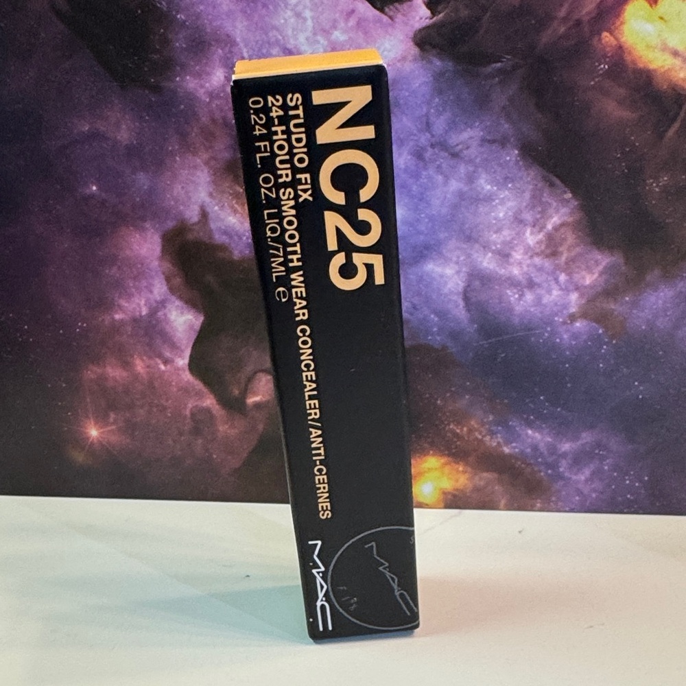 MAC Cosmetics Studio Fix 24-Hour Smooth Wear Concealer NC-25